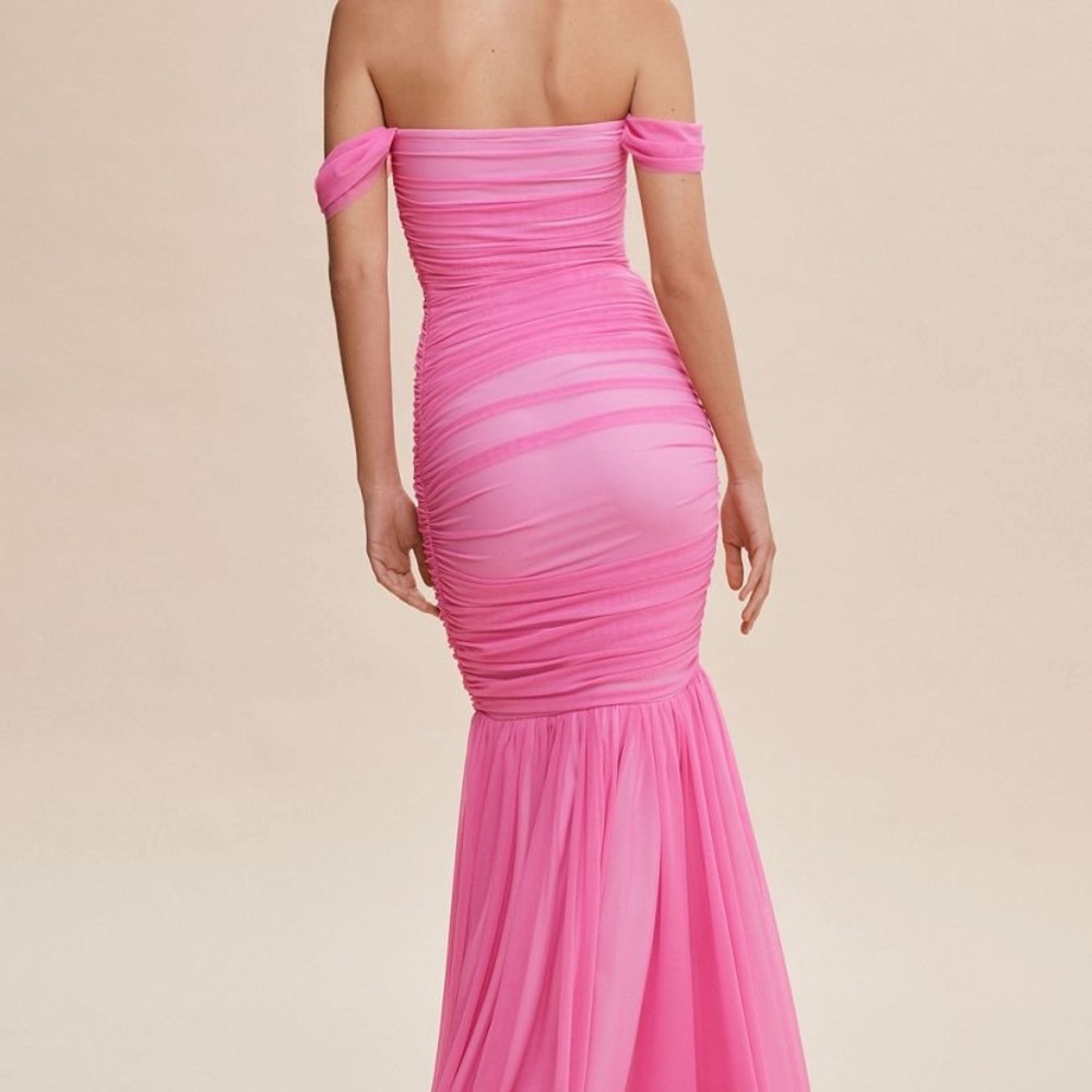 Norma Kamali Pink Ruched Off-Shoulder Bodycon Dress